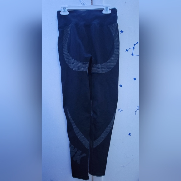 Pink active leggings Black Size Medium - Picture 2 of 3